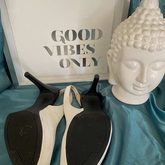 Guess Peep-Toe Stiletto Slingbacks - Picture 3 of 8